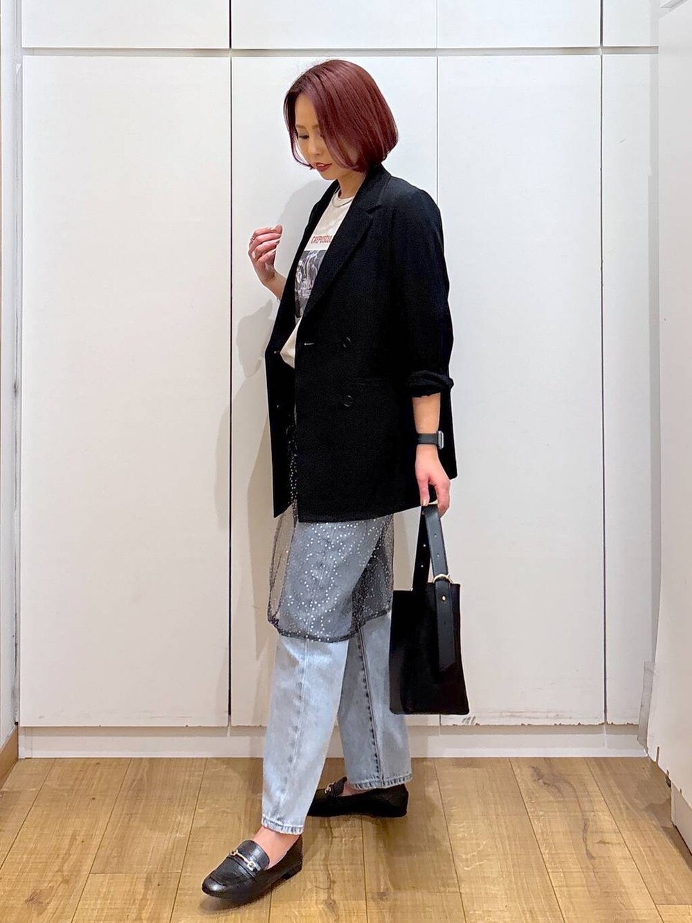 「GLOBAL WORK、体型カバー、高見え、高身長、ママコーデ、骨格ストレート、着痩せ・細見え」|「GLOBAL WORKのサイズ拡大/らくっション撥水2WAYローファー/131468(ローファー、ブラック系)」を使った、ココさん(レディース・165cm)の春コーディネートの4枚目の写真