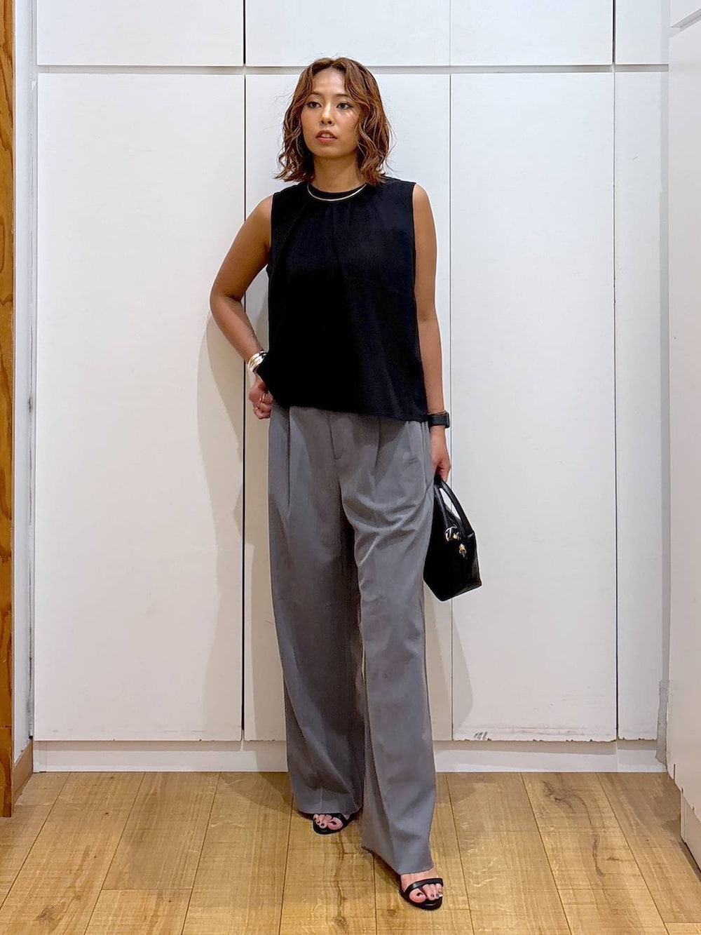 「体型カバー、高見え、高身長、ママコーデ、骨格ストレート、GLOBAL WORK、着痩せ・細見え、and STセール」|「GLOBAL WORKのスペ軽お財布ショルダー/132336(ショルダーバッグ、ブラック系)」を使った、ココさん(レディース・165cm)の夏コーディネートの3枚目の写真