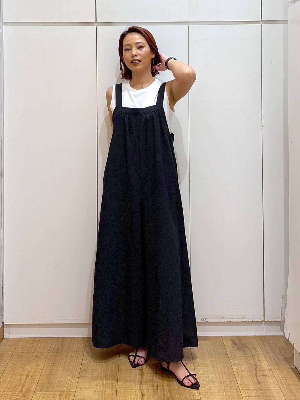「高身長、ママコーデ、骨格ストレート、体型カバー、高見え、GLOBAL WORK、着痩せ・細見え」|「A part byのクロスフラットサンダル(サンダル、ブラック系)」を使った、ココさん(レディース・165cm)の春コーディネートの7枚目の写真