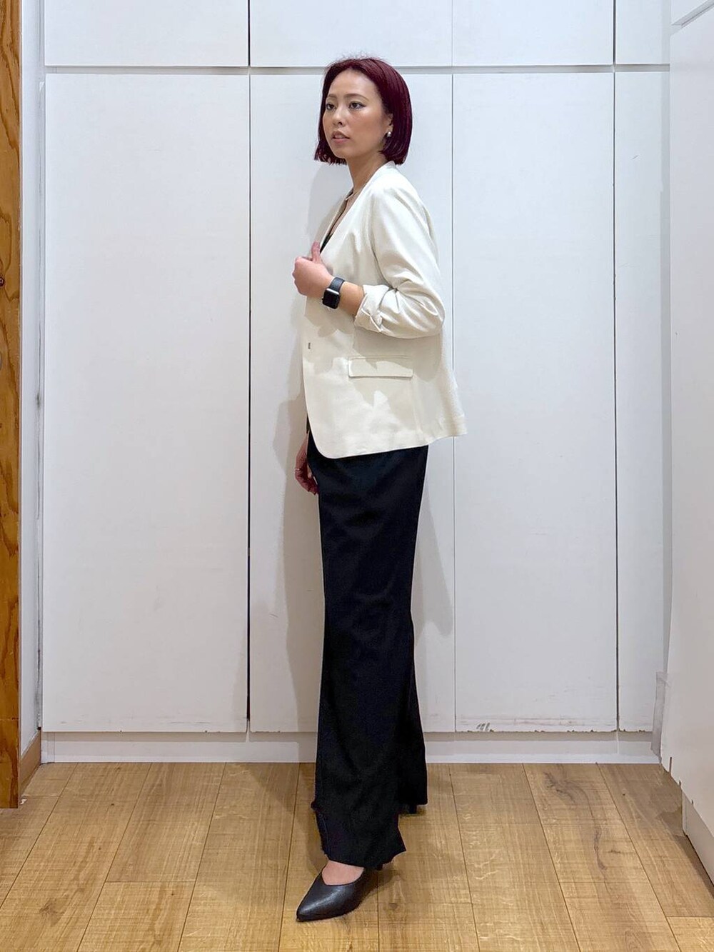 「体型カバー、高見え、高身長、ママコーデ、骨格ストレート、GLOBAL WORK、着痩せ・細見え、ジャケット、オケージョン、春コーデ」|「GLOBAL WORKのウツクシルエットワイドパンツ/133599(その他パンツ、ブラック系)」を使った、ココさん(レディース・165cm)の春コーディネートの4枚目の写真