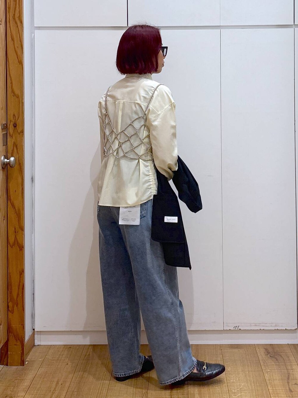 「体型カバー、高見え、高身長、ママコーデ、骨格ストレート、GLOBAL WORK、着痩せ・細見え、ジャケット、春コーデ、デニムパンツ」｜「GLOBAL WORKのGOODデニムバギーパンツ/118365（デニムパンツ、ブルー系）」を使った、ココさん（レディース・165cm）の春コーディネートの7枚目の写真