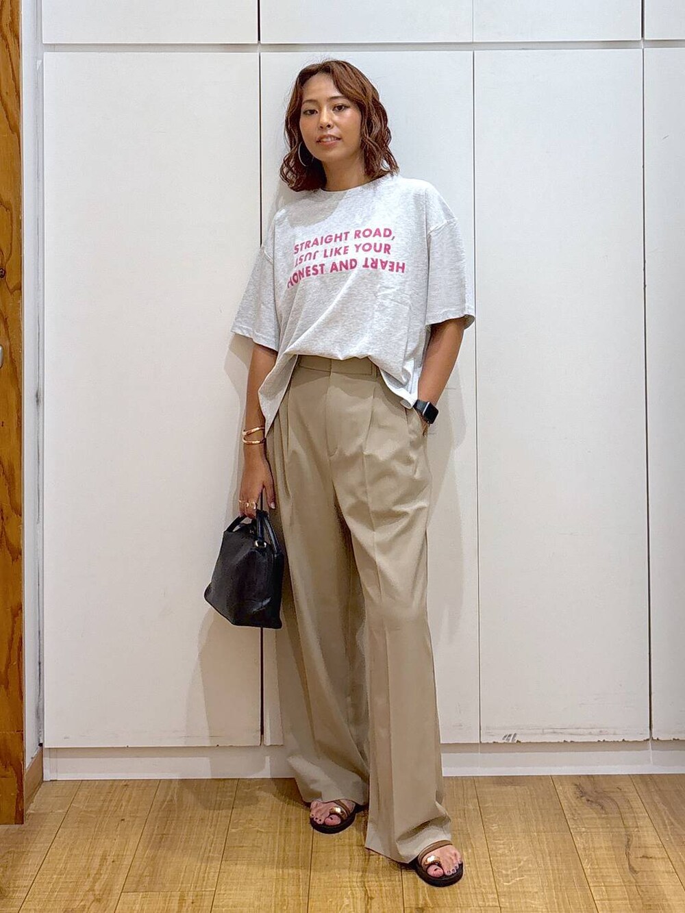 「体型カバー、高見え、高身長、ママコーデ、骨格ストレート、GLOBAL WORK、着痩せ・細見え」｜「GLOBAL WORKのスペ軽お財布ショルダー/132336（ショルダーバッグ、ブラック系）」を使った、ココさん（レディース・165cm）の夏コーディネートの3枚目の写真