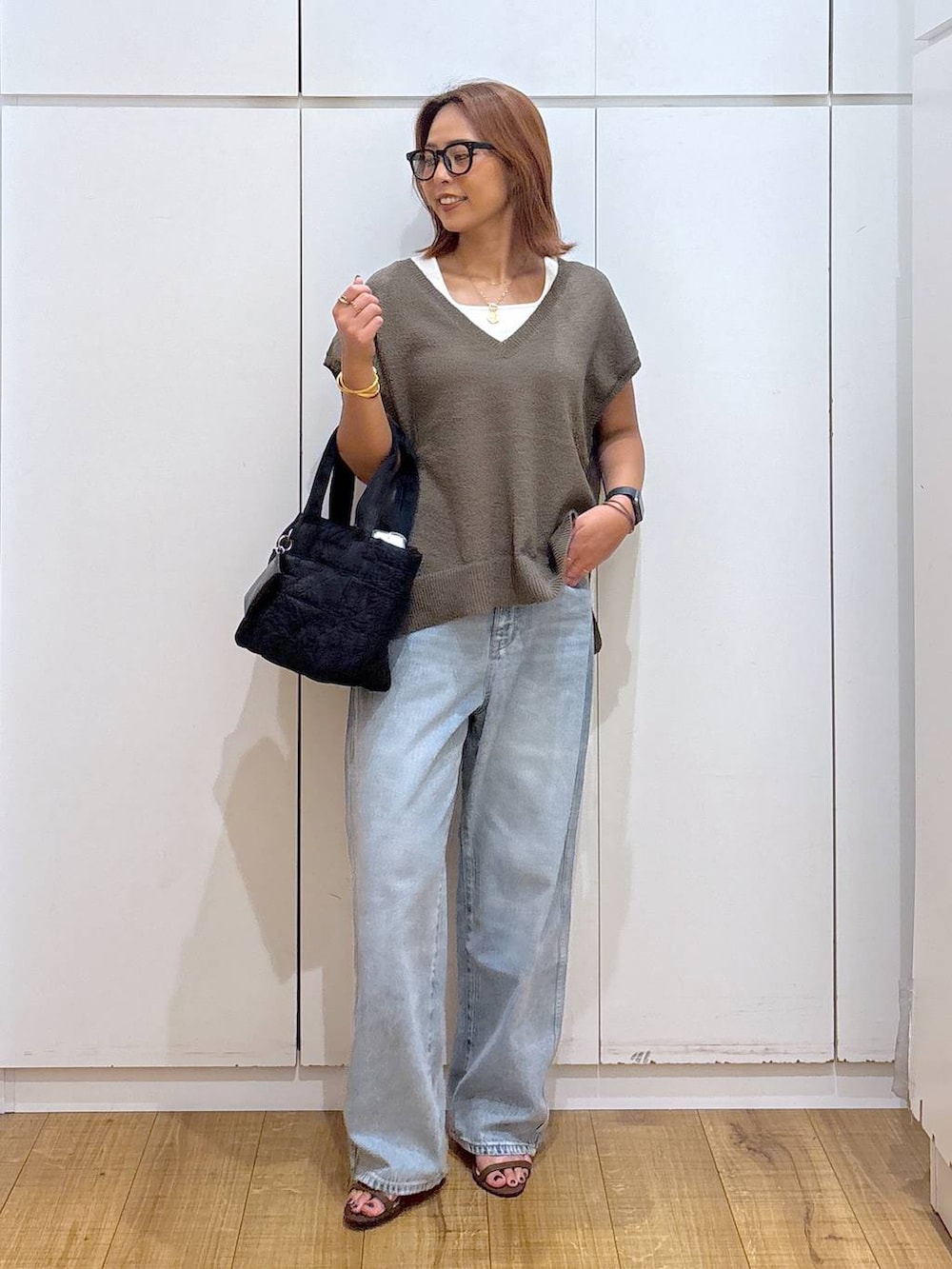 「高身長、ママコーデ、骨格ストレート、GLOBAL WORK、着痩せ・細見え、and STセール、体型カバー、高見え」｜「GLOBAL WORKのGOODデニムバギーパンツ/118365（デニムパンツ、ブルー系）」を使った、ココさん（レディース・165cm）の夏コーディネートの4枚目の写真