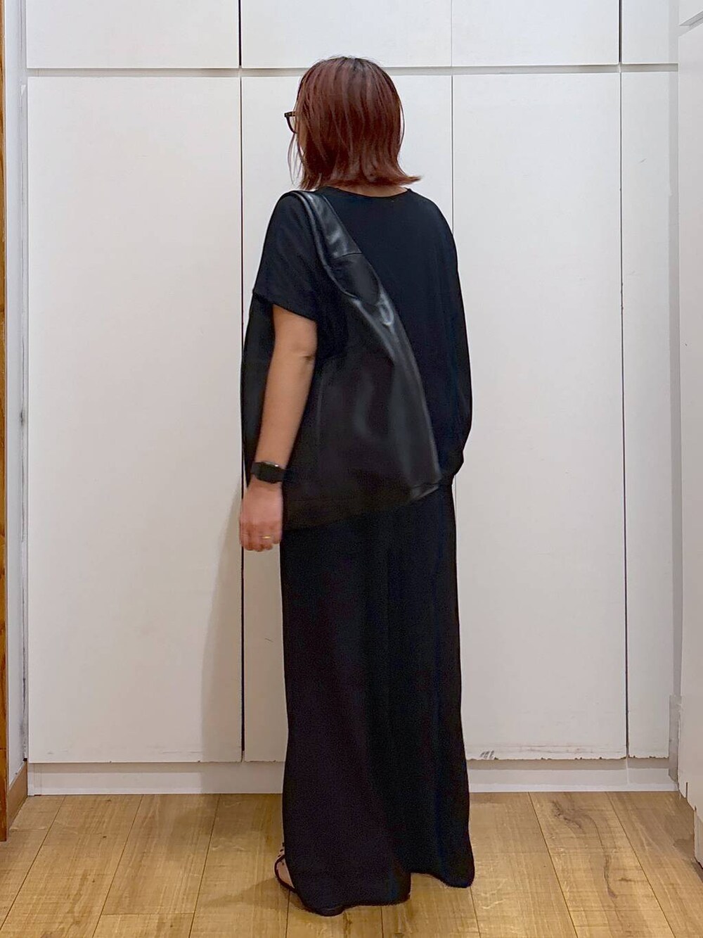 「体型カバー、着痩せ・細見え、高見え、高身長、ママコーデ、骨格ストレート、GLOBAL WORK」|「A part byのクロスフラットサンダル(サンダル、ブラック系)」を使った、ココさん(レディース・165cm)の夏コーディネートの3枚目の写真