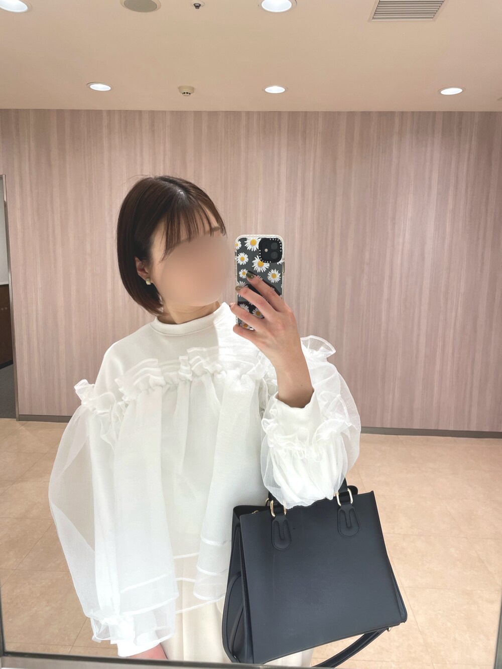 「Bibiy.のアイテム（トップス、ホワイト系）」を使った、ukさん（レディース・166cm）の春コーディネートの2枚目の写真