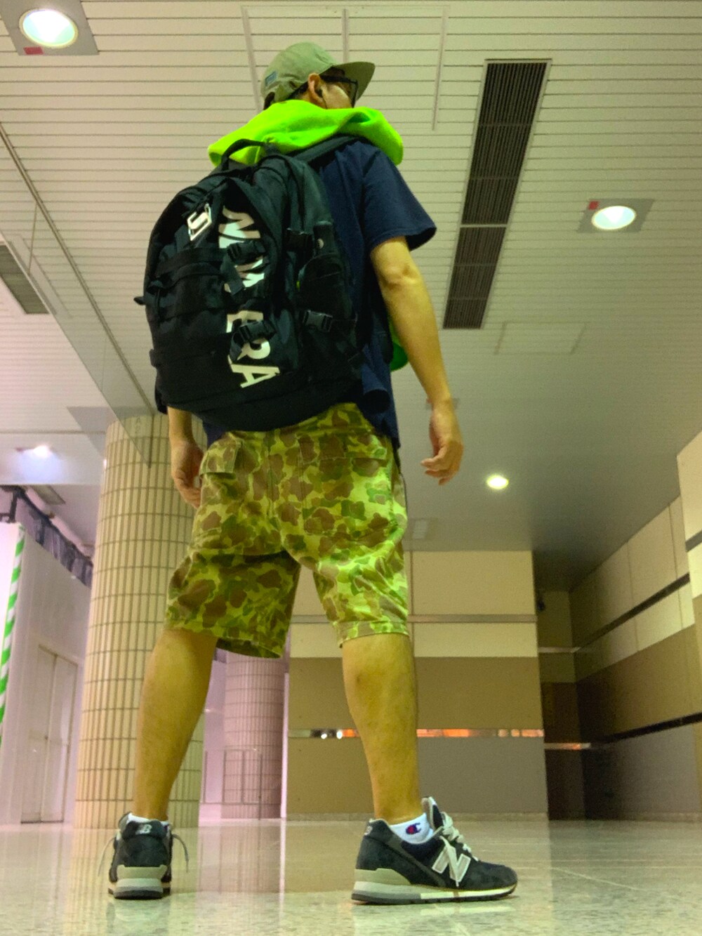 「FORTY PERCENT AGAINST RIGHTSのアイテム（キャップ、グリーン系）」を使った、植草ムノイズ達郎さん（メンズ・174cm）の夏コーディネートの3枚目の写真