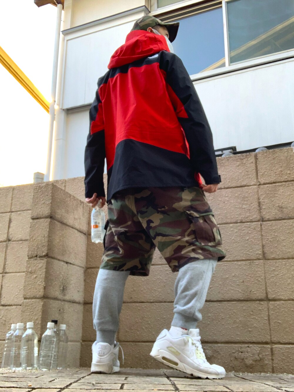 「SWAGGERのアイテム（キャップ、グリーン系）」を使った、植草ムノイズ達郎さん（メンズ・174cm）の冬コーディネートの3枚目の写真