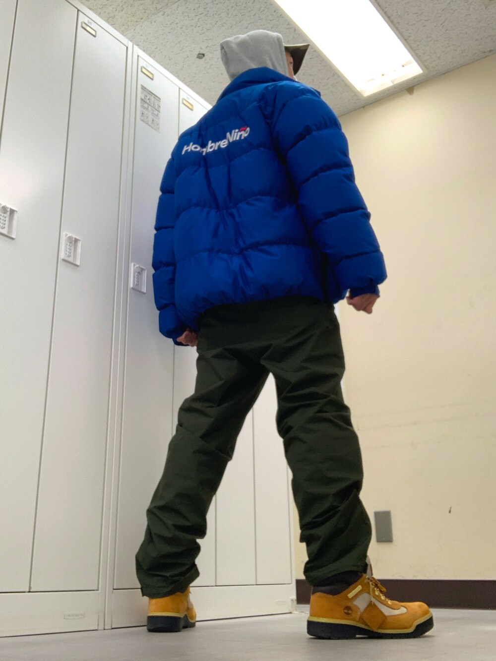 「SWAGGERのアイテム（キャップ、グリーン系）」を使った、植草ムノイズ達郎さん（メンズ・174cm）の春コーディネートの3枚目の写真