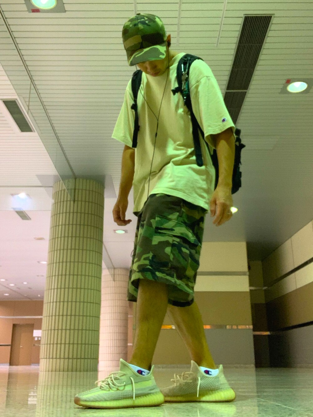 「SWAGGERのアイテム（キャップ、グリーン系）」を使った、植草ムノイズ達郎さん（メンズ・174cm）の夏コーディネートの2枚目の写真