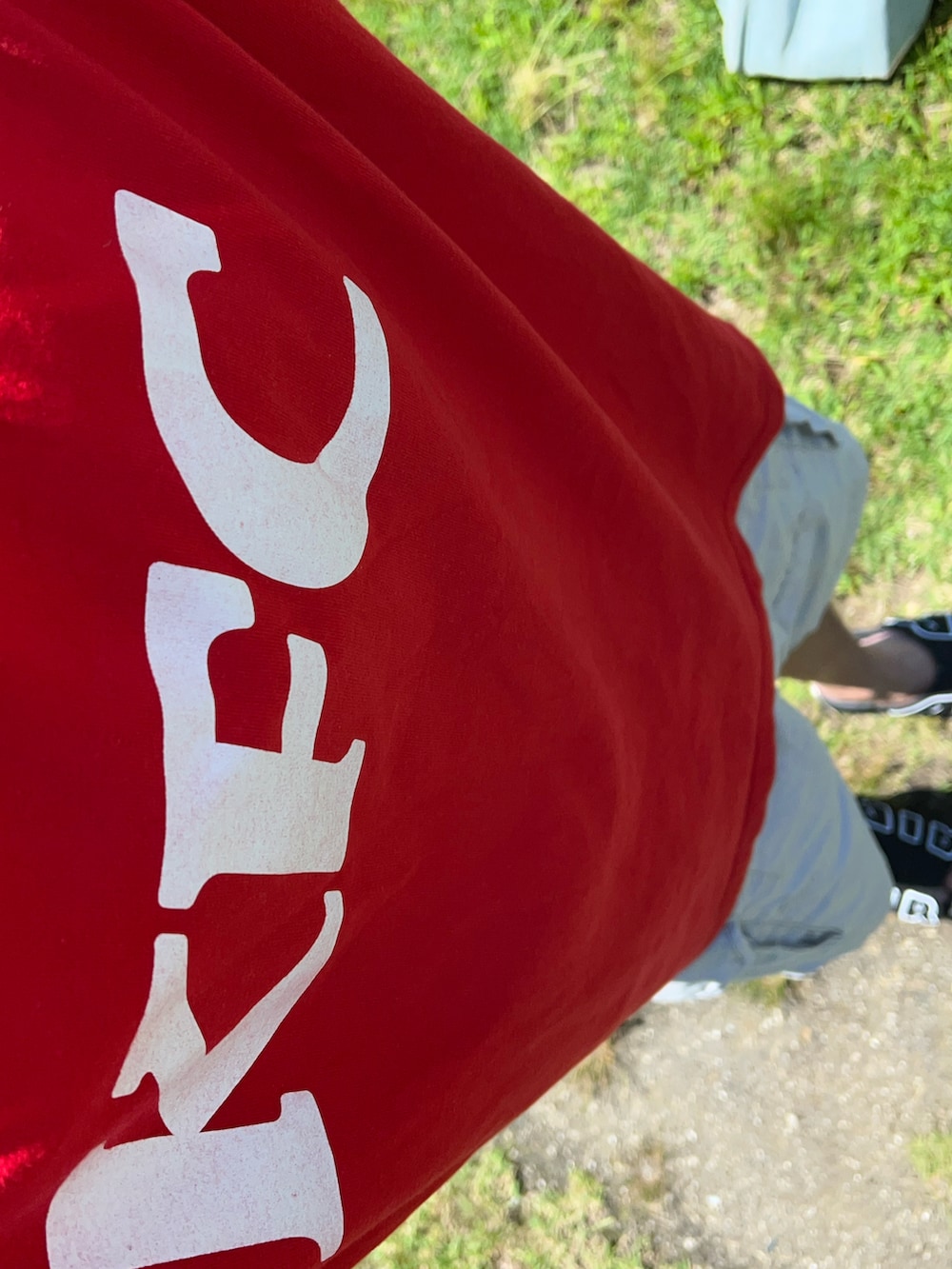 「夏コーデ、夏だ！Tシャツ着よう！、カーゴパンツ、スポーツサンダル、古着MIX、モアテン、ナイキ、休日スタイル、ビッグシルエット、ストリート、ロゴT、メガネ男子、ハーフパンツ」｜「WIND AND SEAのウィンダンシー×ケンタッキーフライドチキン（Tシャツ/カットソー、レッド系）」を使った、し〜も☆さん（メンズ・172cm）の夏コーディネートの3枚目の写真