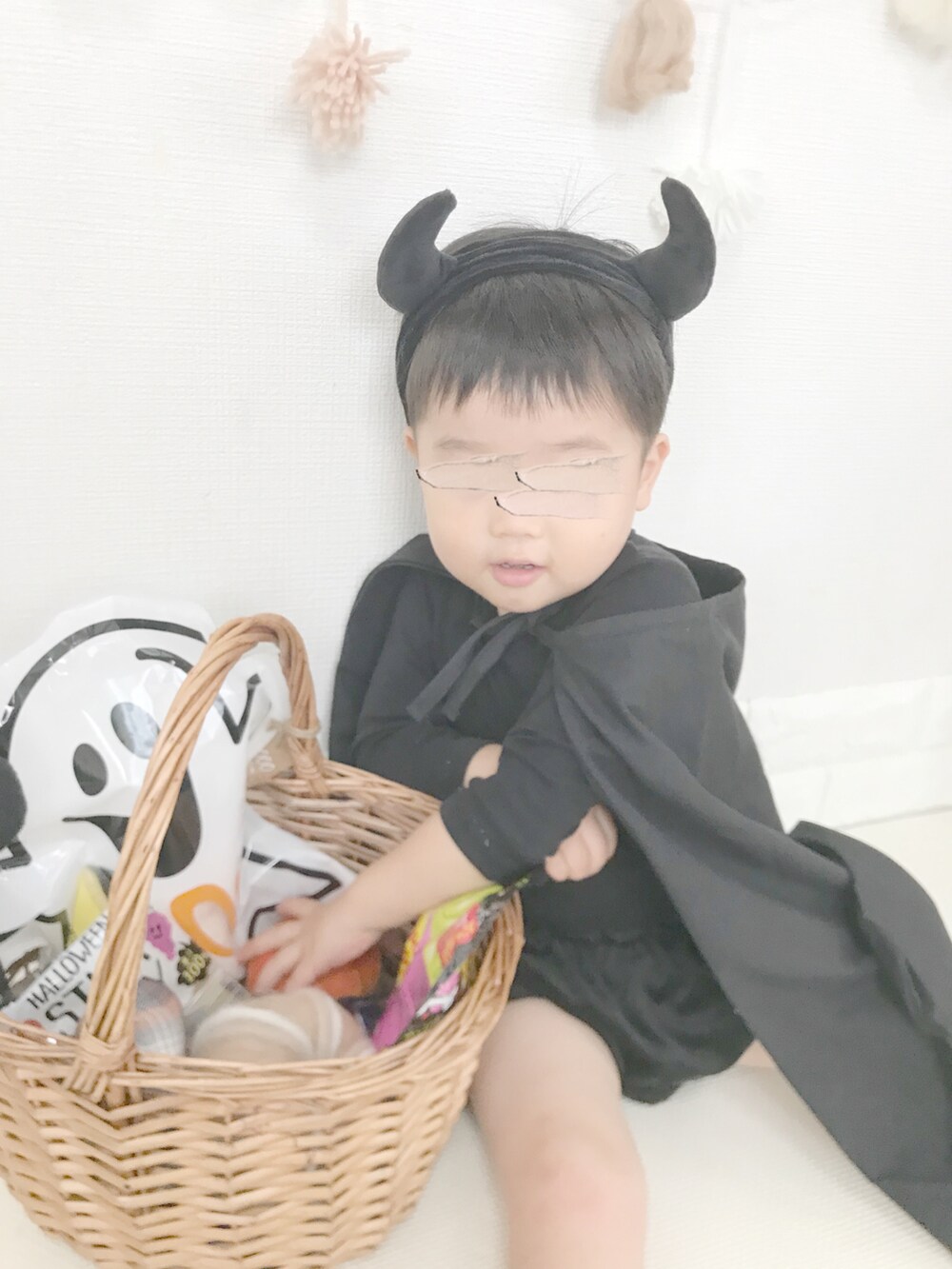 「wearhalloween2021、ハロウィン、ハロウィンコーデ、仮装、コスプレ、halloween、ブラックコーデ、男の子、2歳、3coins」｜「3coinsのアイテム（その他、ブラック系）」を使った、ぽん‪‪☺︎‬さん（キッズ・100cm）の秋コーディネートの4枚目の写真