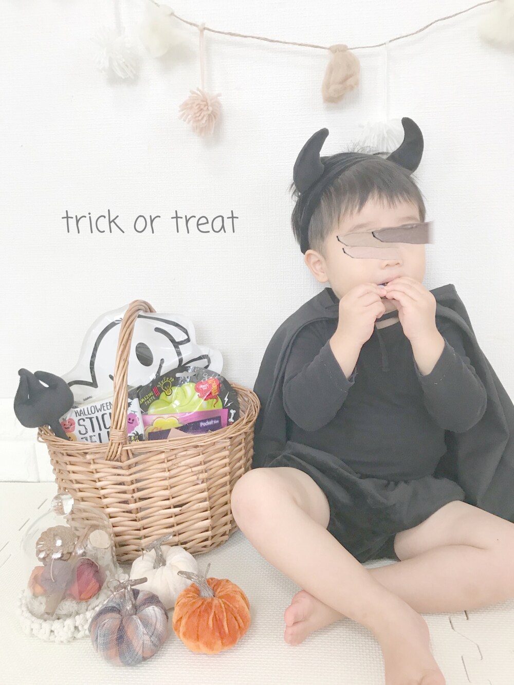 「wearhalloween2021、ハロウィン、ハロウィンコーデ、仮装、コスプレ、halloween、ブラックコーデ、男の子、2歳、3coins」｜「3coinsのアイテム（その他、ブラック系）」を使った、ぽん‪‪☺︎‬さん（キッズ・100cm）の秋コーディネートの2枚目の写真