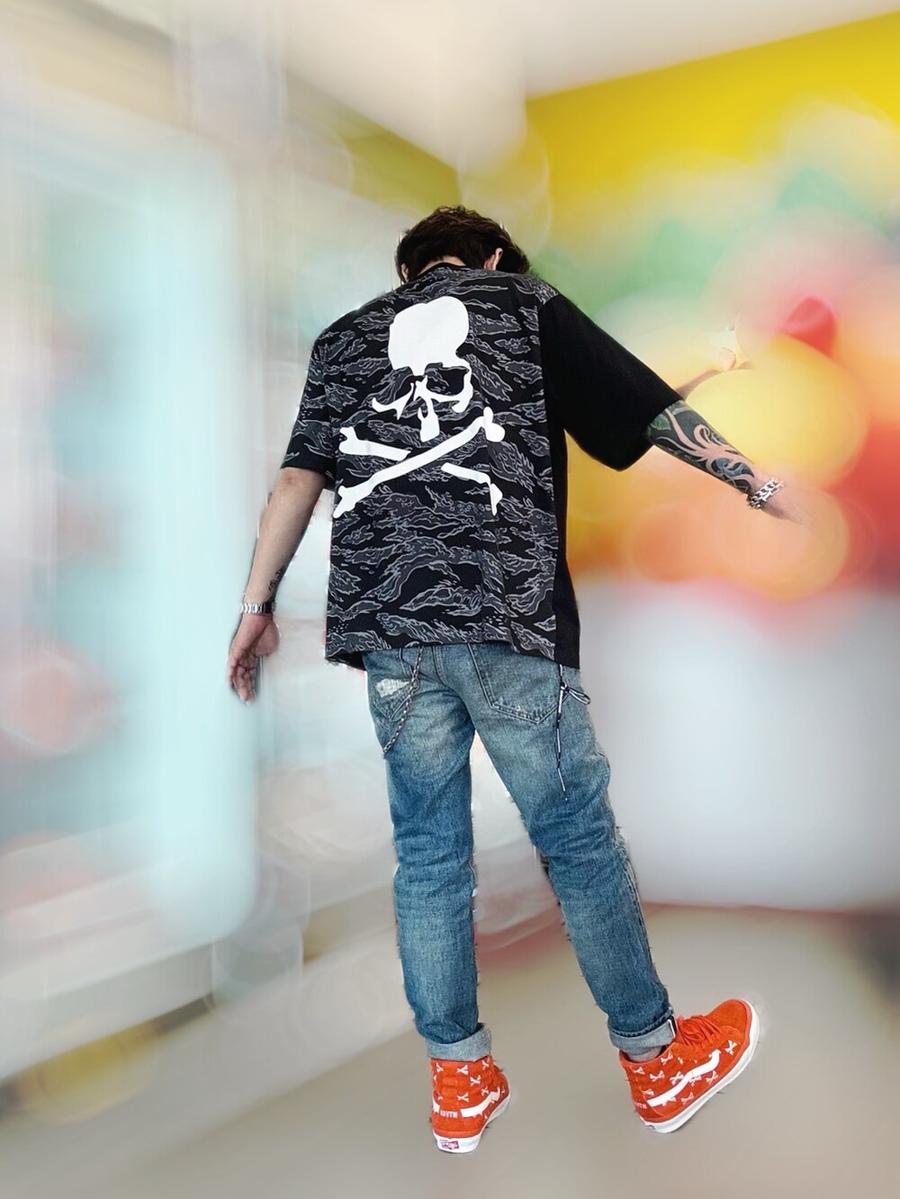 「夏コーデ、春、きれいめカジュアル、オトナカジュアル、パンツスタイル、プチプラ、古着、VANS、ブラックコーデ、ビッグシルエット、カジュアル、休日コーデ、ストリート、シンプル、シンプルコーデ」｜「mastermind JAPANのアイテム（Tシャツ/カットソー、その他）」を使った、凱爺®️是我𝒶𝓀࿐さん（メンズ・172cm）の春コーディネートの3枚目の写真