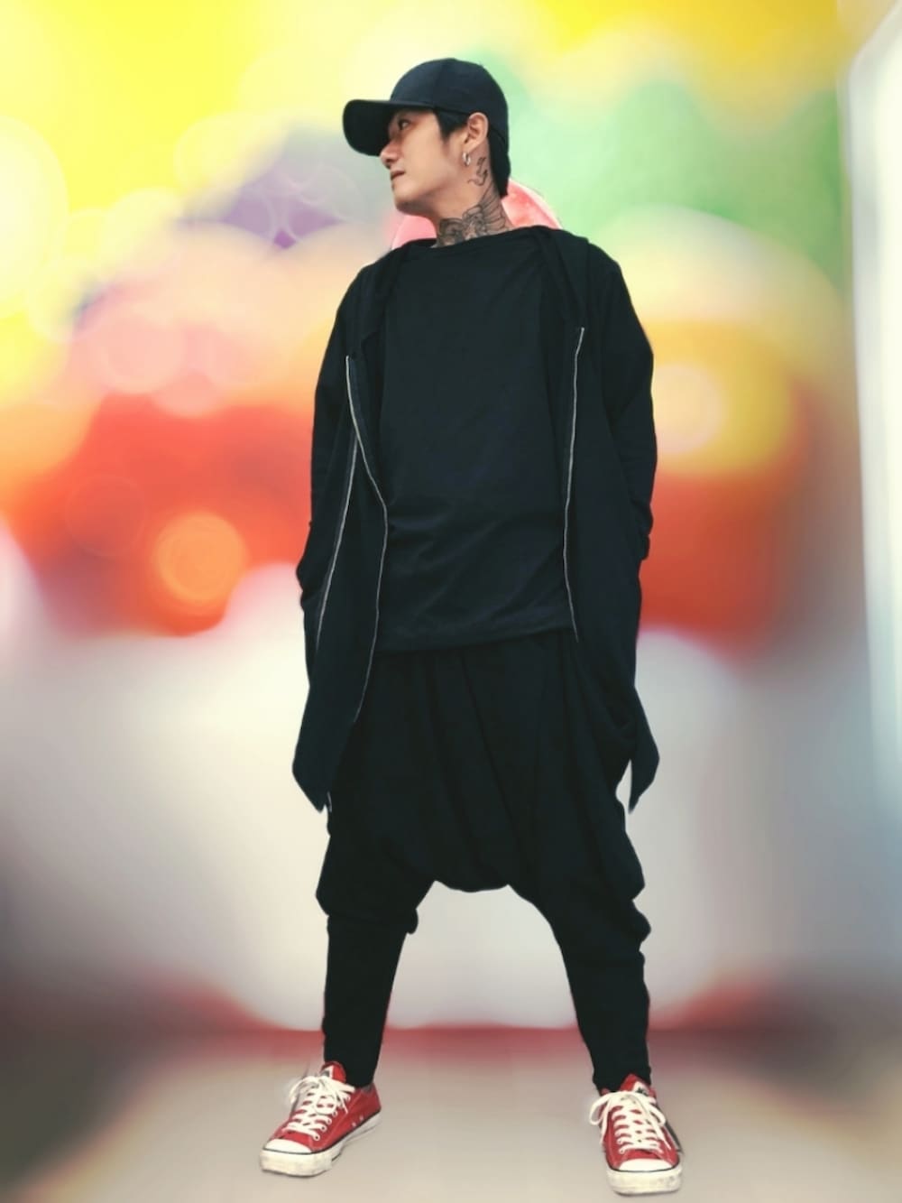「converse、oversize、jacket、streetstyle、ZARA、red、ストリート、メンズコーデ」｜「CONVERSEのアイテム（スニーカー、レッド系）」を使った、凱爺®️是我𝒶𝓀࿐さん（メンズ・172cm）の冬コーディネートの2枚目の写真