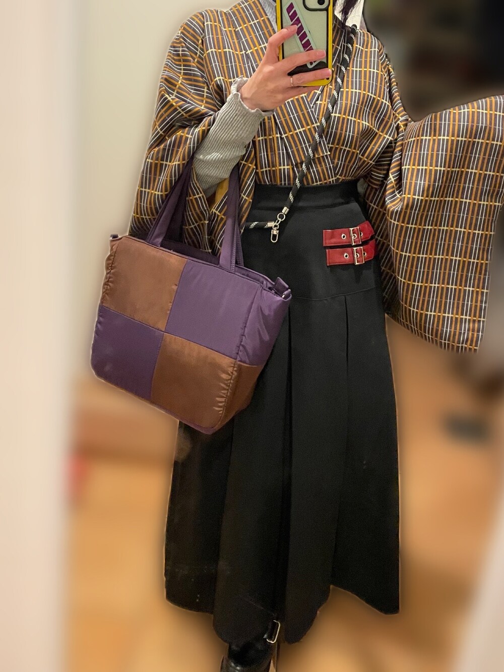 「jouetieのブロッキングパッファーバッグ（トートバッグ、パープル系）」を使った、ちゃー さん（レディース・150cm）の春コーディネートの2枚目の写真