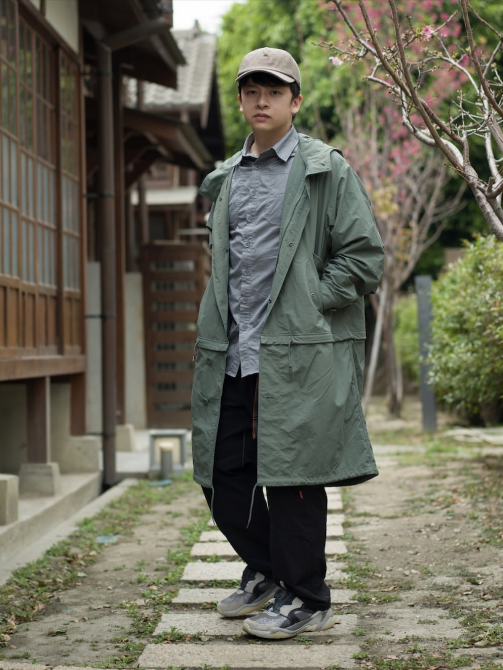 「GOOPiMADE、PUMA、GU、undercover」｜「MADNESSのMADNESS SNAPBACK CAP（キャップ、ブラウン系）」を使った、MIN_WEIさん（メンズ・171cm）の春コーディネートの2枚目の写真