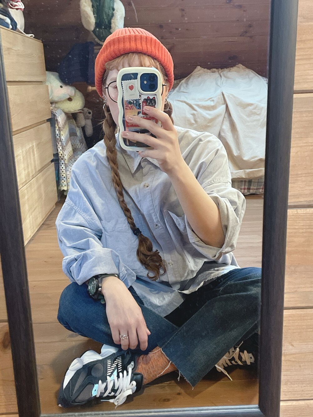 「ニューバランス、ニューバランス9060、ラングラー、デニム、LLbean、ニット帽、三つ編み、メガネ女子、古着」｜「niko and...のオリジナルニットワッチ（ニットキャップ/ビーニー、オレンジ系）」を使った、るんさん（レディース・153cm）の春コーディネートの4枚目の写真