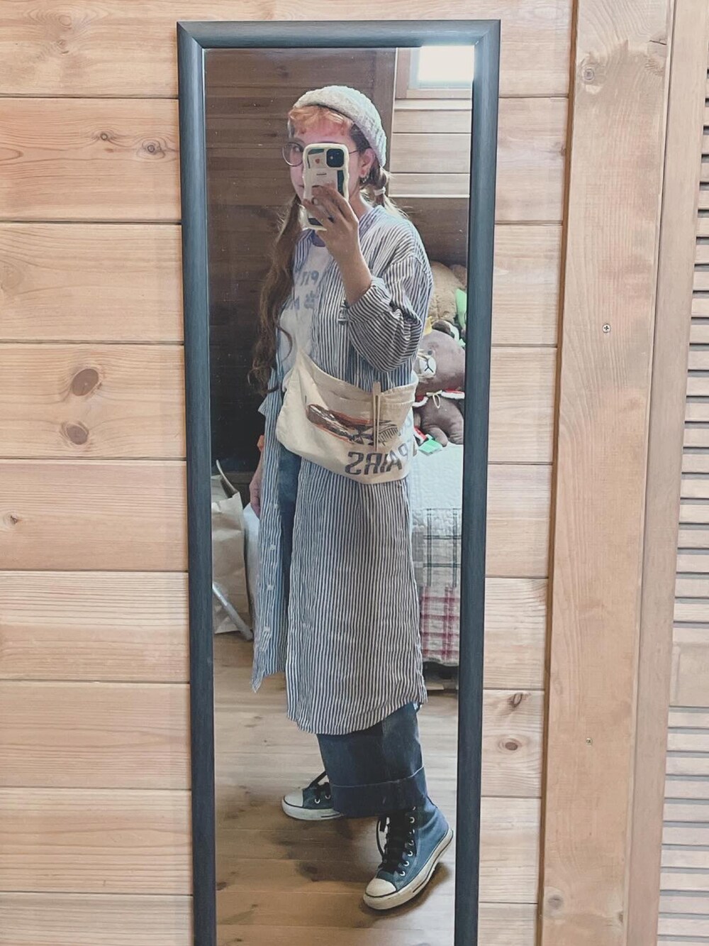 「古着、converse、ワークパンツ、ニット帽、メガネ女子、ワンピース、重ね着」｜「古着のアイテム（Tシャツ/カットソー、ホワイト系）」を使った、るんさん（レディース・153cm）の夏コーディネートの2枚目の写真