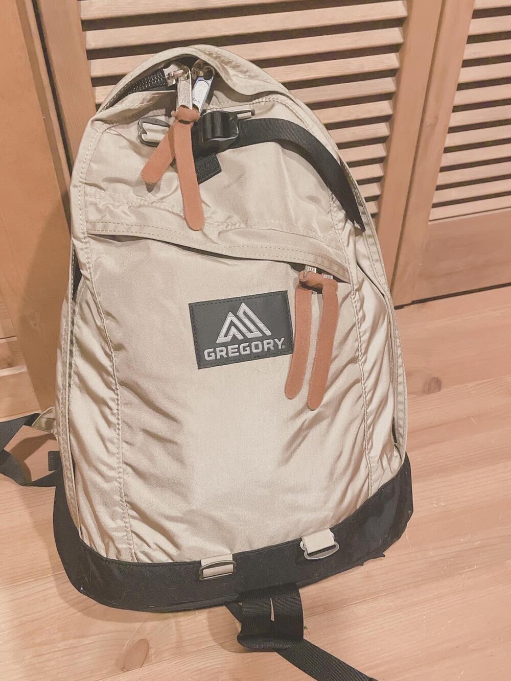 「ダッフルコート、ラルフローレン、カーゴパンツ、VANS、スウェット、マフラー、耳当て、古着、メガネ女子、三つ編み」｜「古着のアイテム（ダッフルコート、レッド系）」を使った、るんさん（レディース・153cm）の冬コーディネートの4枚目の写真