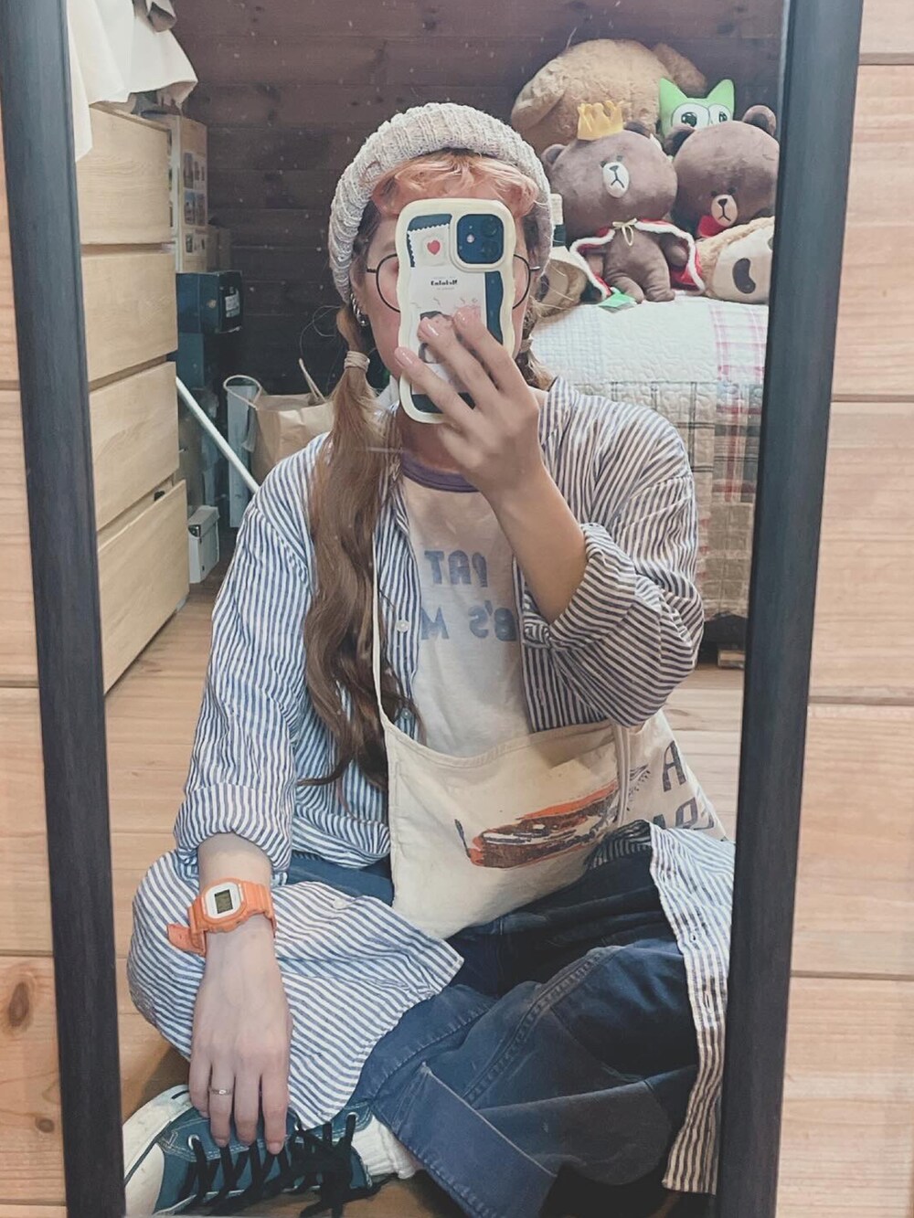 「古着、converse、ワークパンツ、ニット帽、メガネ女子、ワンピース、重ね着」｜「古着のアイテム（Tシャツ/カットソー、ホワイト系）」を使った、るんさん（レディース・153cm）の夏コーディネートの3枚目の写真