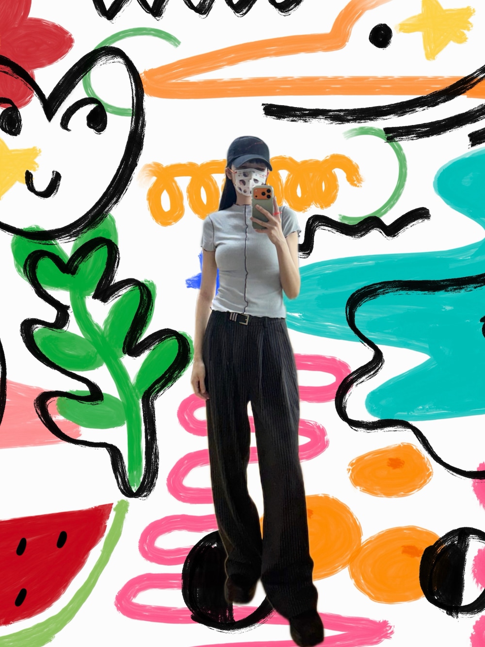 ブルー系のTシャツ/カットソー、ブラック系のスーツパンツ、ブラウン系のローファーを着用したレディースの秋コーディネートの5枚目の写真