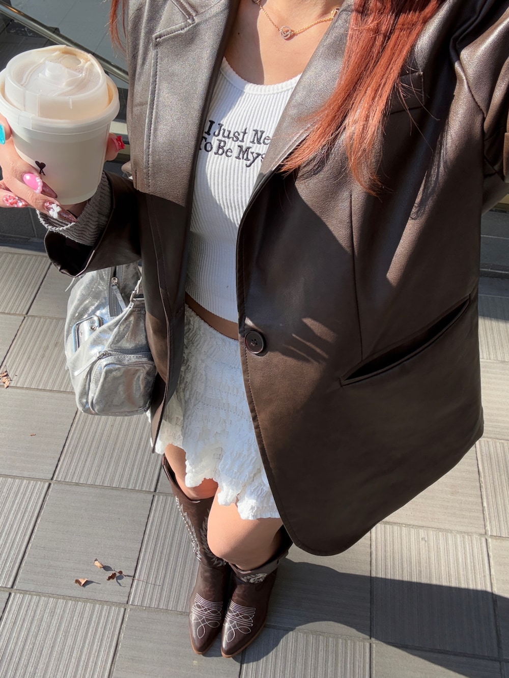 「ブラウンコーデ、春めき満開コーデ、春コーデ、レザージャケット、レーススカート、ウエスタンブーツ」｜「ANAPのヴィンテージ加工フェイクレザージャケット（ライダースジャケット、ブラウン系）」を使った、shiiiho27さん（骨格ウェーブ・レディース・169cm）の春コーディネートの2枚目の写真