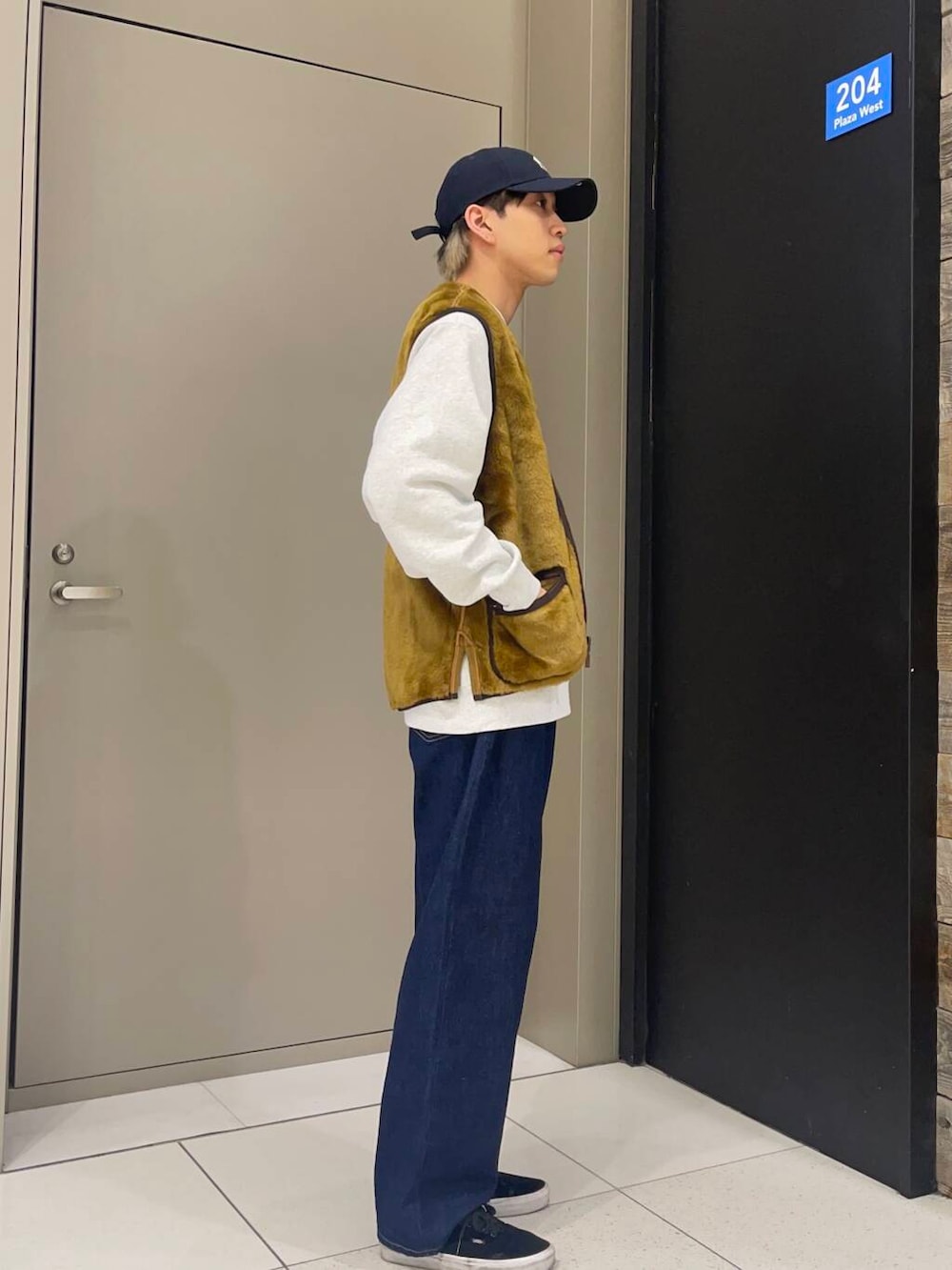 「lee、カジュアル、デートコーデ、Barbour、休日コーデ、newarrival、llbean、外遊びコーデ、私の推し新作アイテム」｜「BarbourのBarbour　warm pile zip-in liner（その他アウター、ブラウン系）」を使った、Hirotoさん（メンズ・178cm）の冬コーディネートの2枚目の写真