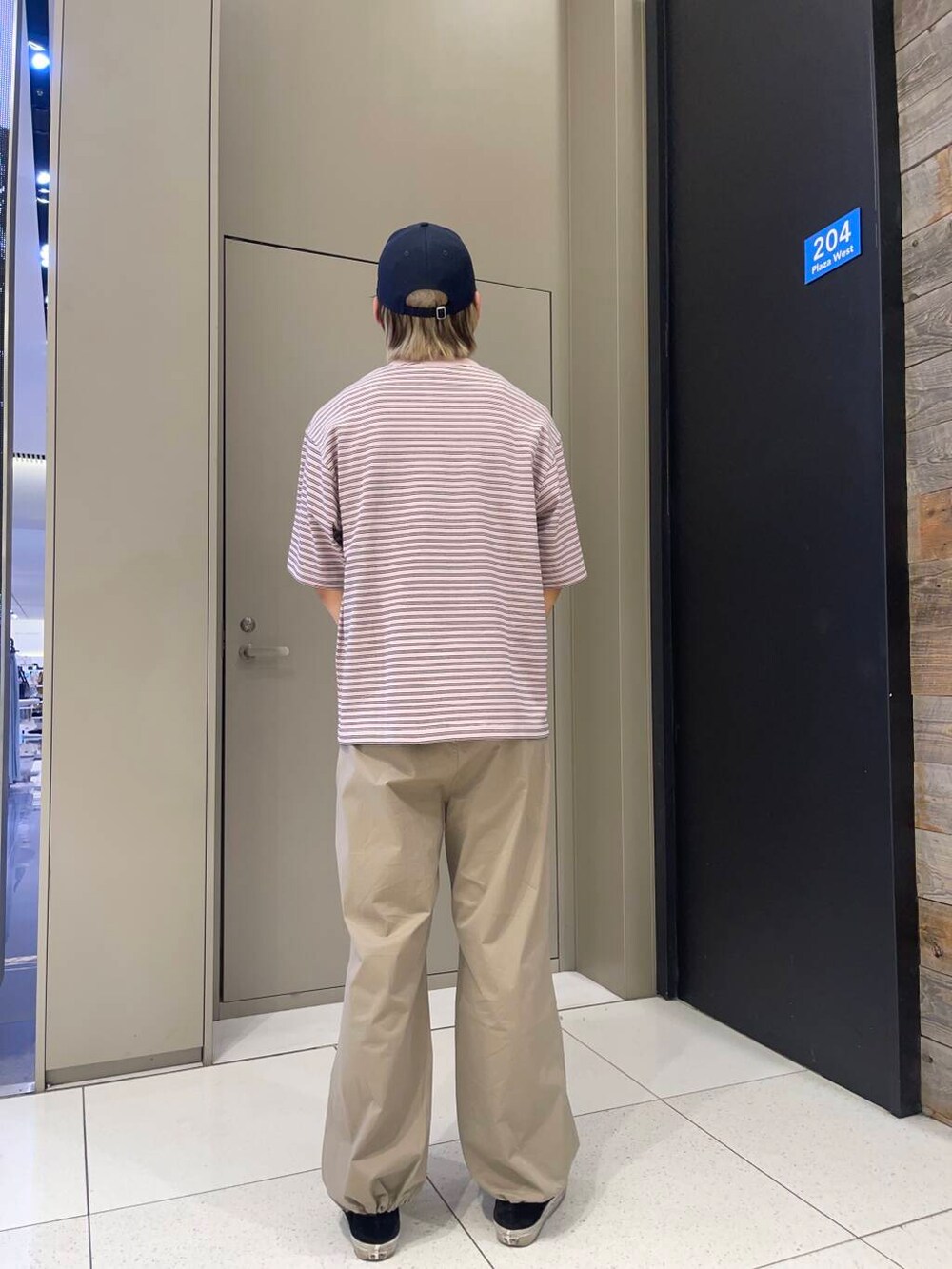 「カジュアル、デートコーデ、休日コーデ、newarrival、メンズ、llbean、春色コーデ、春カラーコーデ、初夏のお出掛けコーデ、外遊びコーデ、私の推し新作アイテム」｜「NEW ERAの『別注』New Era×Sonny Label　RetroCrown 9FIFTY（キャップ、ブルー系）」を使った、Hirotoさん（メンズ・178cm）の春コーディネートの3枚目の写真