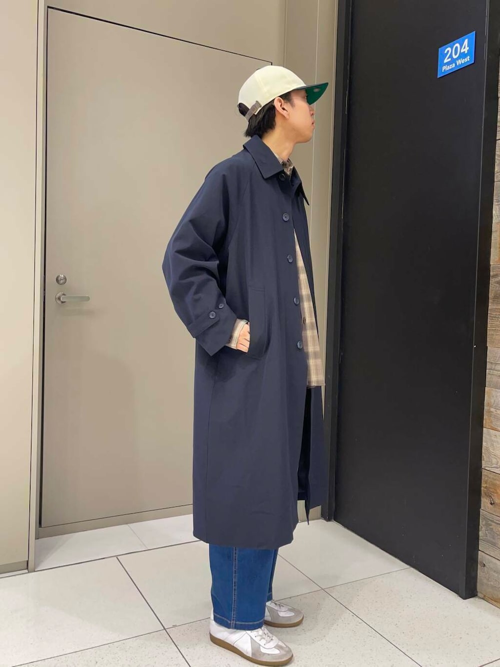 「デニム、カジュアル、デートコーデ、Gramicci、春アウター、休日コーデ、newarrival、高身長おススメアウター、外遊びコーデ、私の推し新作アイテム、最旬アウターコーデ、私の推しデニムスタイル」|「Gramicciの『別注』GRAMICCI Mountain Wide Pants(デニムパンツ、ブルー系)」を使った、Hirotoさん(メンズ・178cm)の冬コーディネートの3枚目の写真