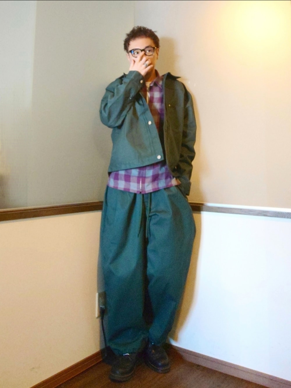 「ビッグシルエット、セットアップ、メガネ男子、グリーン、チェック、Dr.Martens、革靴、大人カジュアル、春アウター、春色、春コーデ」|「DickiesのDickies x MFC STORE「DOBON」WORK JACKET(ブルゾン、グリーン系)」を使った、P3さん(メンズ・178cm)の春コーディネートの2枚目の写真