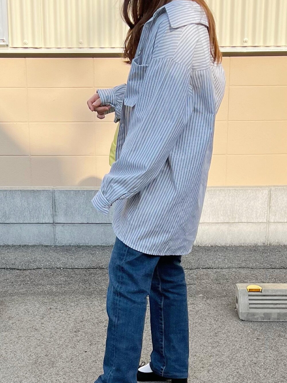 「シンプルコーデ、春、カジュアルコーデ、春カラー、休日コーデ、大人かわいい、休日スタイル、パステル映える春、春服みてみて、オトナ女子、プチプラコーデ、大人カジュアル、キャップ、デニムパンツ、シャツスタイル」｜「jumelleのオーバーサイズシャツ（シャツ/ブラウス、ブルー系）」を使った、pear0504さん（レディース・150cm）の春コーディネートの3枚目の写真
