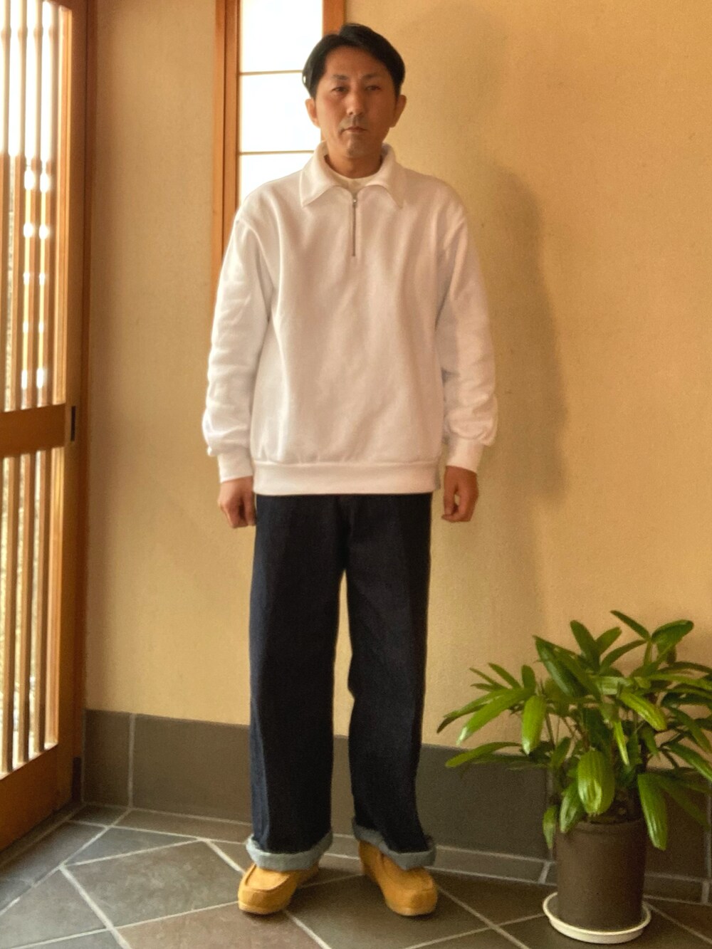 「おでかけコーデ」｜「GUのローライズドバギージーンズ XLサイズ（パンツ、ブルー系）」を使った、オッパみさん（メンズ・165cm）の冬コーディネートの2枚目の写真