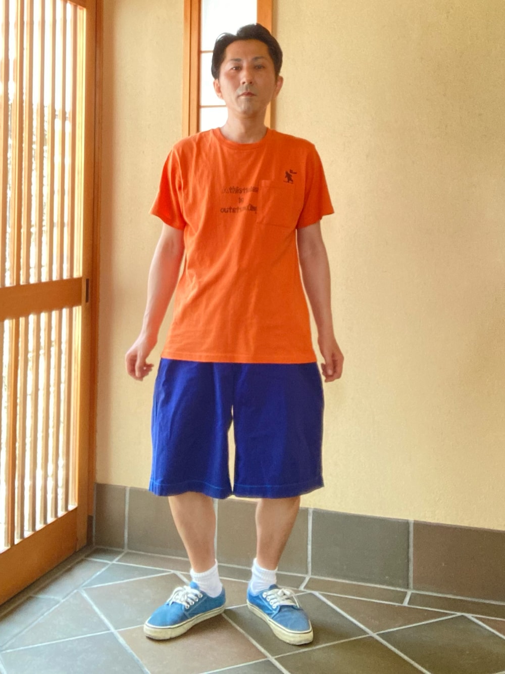 「コスプレ、ユニクロマルニ」｜「BACK NUMBERの【BACK NUMBER】アニマルポケＴシャツ（Tシャツ/カットソー、オレンジ系）」を使った、オッパみさん（メンズ・165cm）の夏コーディネートの3枚目の写真