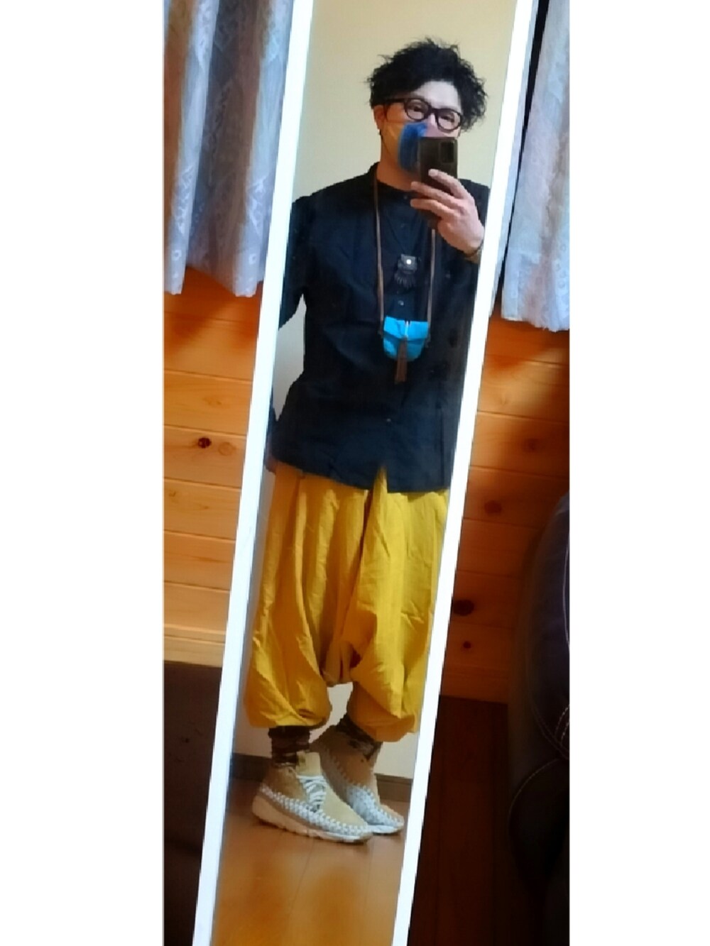 「エスニック、スニーカー、春コーデ、ストリートコーデ、NIKE、休日スタイル」｜「NIKE AIR FOOTSCAPE WOVEN CHUKKAのアイテム（スニーカー、ベージュ系）」を使った、smilingoodsunさん（メンズ・175cm）の春コーディネートの2枚目の写真