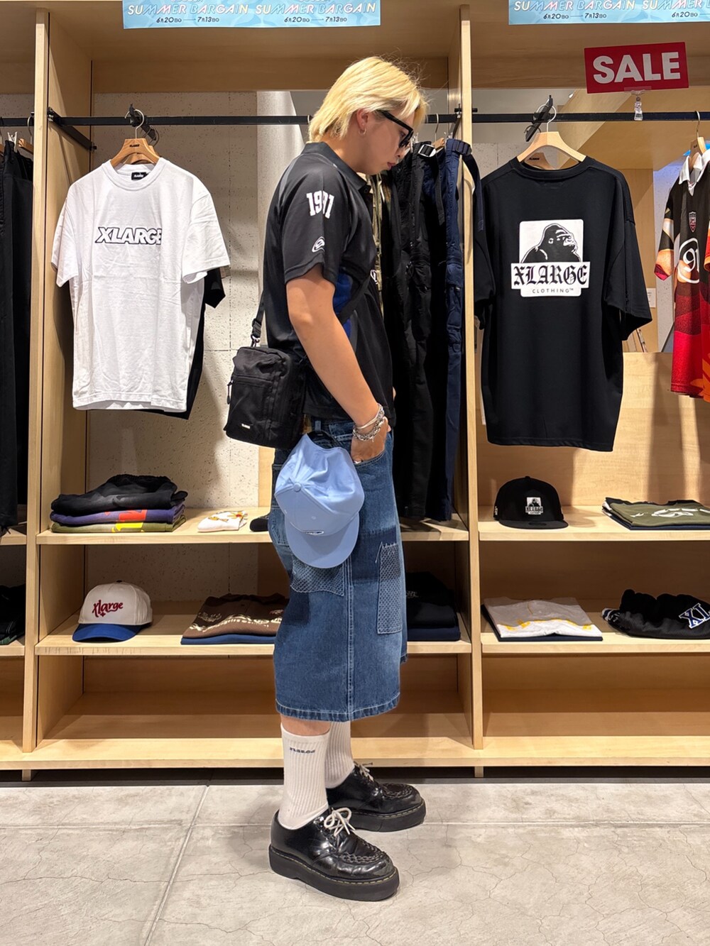 「XLARGEのCUSTOM DENIM SHORT PANTS（その他パンツ、ブルー系）」を使った、muさん（骨格ストレート・メンズ・185cm）の夏コーディネートの3枚目の写真