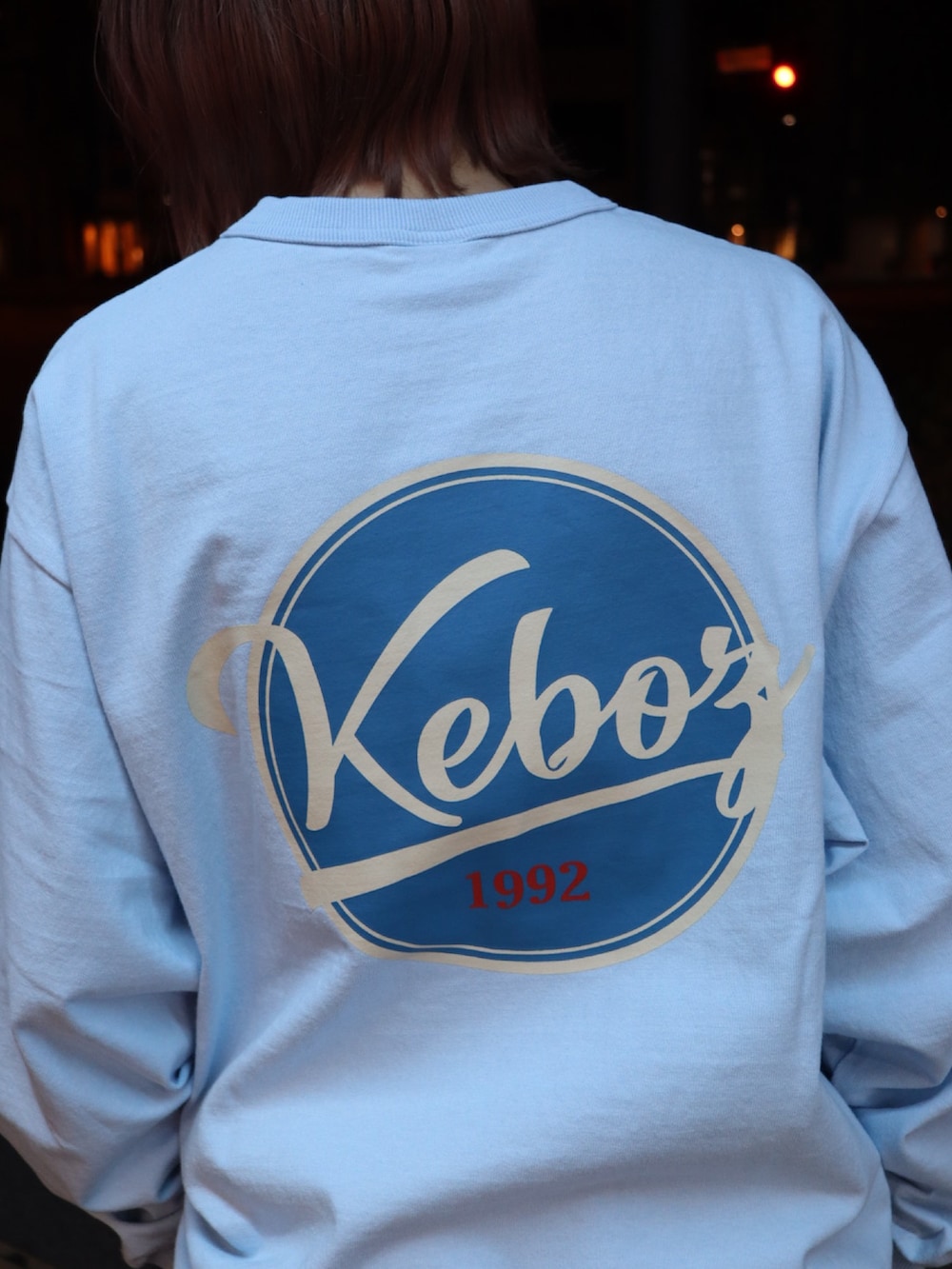 「keboz、ロンT、カットソー、Tシャツ、フリースジャケット、フリース、アウター、カーゴパンツ、パンツ」｜「KEBOZのFLEECE VARSITY JACKET（スタジャン、グレー系）」を使った、Moeさん（レディース・161cm）の冬コーディネートの5枚目の写真