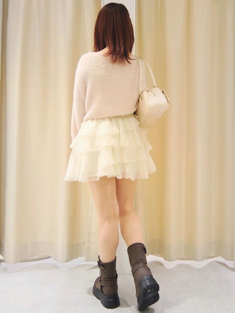 「ナイスクラップ、nice claup、one after another NICE CLAUP、骨格ウェーブ、イエベ春、低身長、152cm、デートコーデ、淡色コーデ、テーマパークコーデ、お出かけコーデ、秋コーデ、大人かわいい、モテ、ボストンバッグ」｜「one after another NICE CLAUPのドロストニットトップス（ニット/セーター、ピンク系）」を使った、ばらさん（レディース・152cm）の秋コーディネートの5枚目の写真