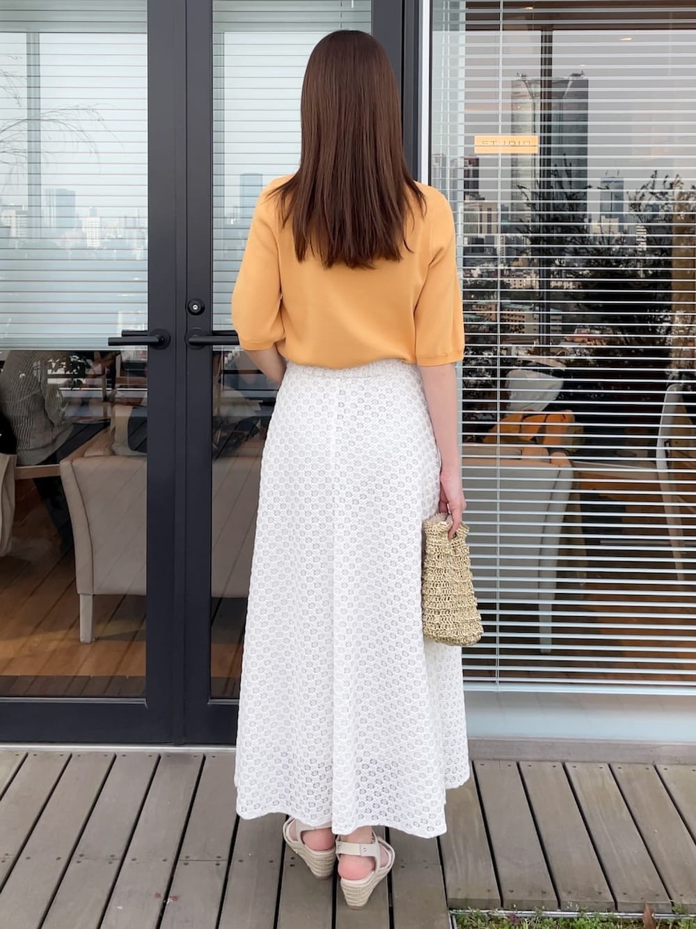 「春色、休日スタイル、お出かけコーデ、デートコーデ、初夏コーデ、大人ガーリー、オレンジ」｜「groveの【多機能】やわらかドライタッチ五分袖プルオーバー（一部カラー先行予約受付中！）（ニット/セーター、イエロー系）」を使った、NATSUMIさん（レディース・165cm）の春コーディネートの3枚目の写真