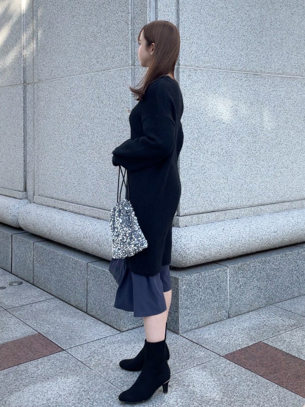 「休日スタイル、お出かけコーデ、冬、冬ファッション、レイヤード、ブラック」｜「groveのレイヤードで冬のおでかけスタイルが完成！ニット×スカートセットワンピース（ワンピース、ブラック系）」を使った、NATSUMIさん（レディース・165cm）の秋コーディネートの2枚目の写真