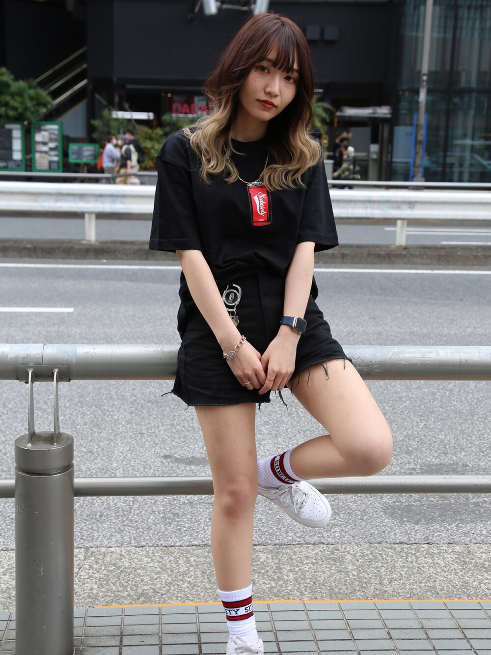 「Subcietyのアイテム（Tシャツ/カットソー、ブラック系）」を使った、ゆきさん（レディース・158cm）の春コーディネートの2枚目の写真