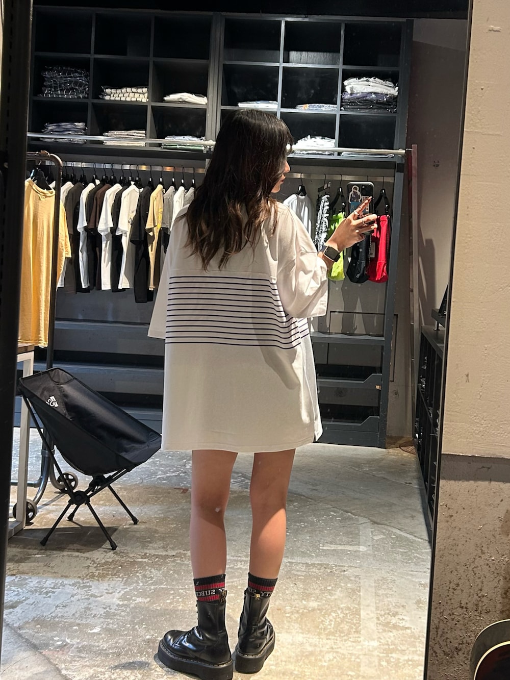 「ストーリート、オーバーサイズ」｜「Subcietyのアイテム（トップス、ホワイト系）」を使った、ゆきさん（レディース・158cm）の春コーディネートの2枚目の写真