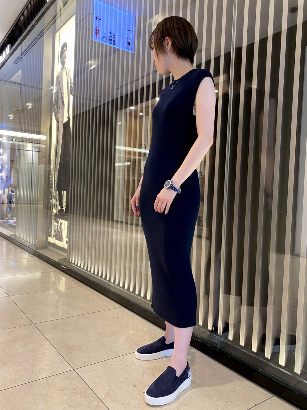「EMPORIO ARMANI、エンポリオアルマーニ、低身長コーデ、秋冬コーデ、休日スタイル、大人女子、シンプルコーデ、着回しコーデ」|「EMPORIO ARMANIのアイテム(カーディガン/ボレロ、ブルー系)」を使った、まぉ☺︎さん(レディース・159cm)の秋コーディネートの2枚目の写真