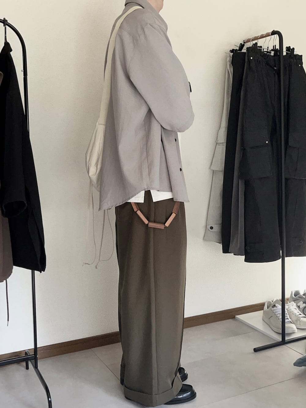 「きれいめカジュアル、お洒落さんとつながりたい、オーバーサイズ、remer、CASPER JOHN、UNIQLO、いいね、save、フォローお願いします🤑」｜「remerのloose synthetic linen over shirt / ルーズシンセティックリネンオーバーシャツ（シャツ/ブラウス、ベージュ系）」を使った、恂さん（メンズ・184cm）の夏コーディネートの2枚目の写真