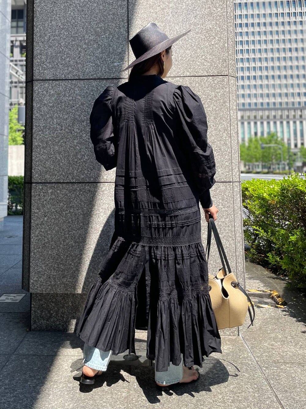 「Chaos、ワンピース、デニムパンツ」｜「ChaosのChaos(カオス)/◆WHY NOT NOW◆ナウアットデニム【新色登場】（デニムパンツ、ブルー系）」を使った、chaos_misaさん（レディース・161cm）の春コーディネートの4枚目の写真