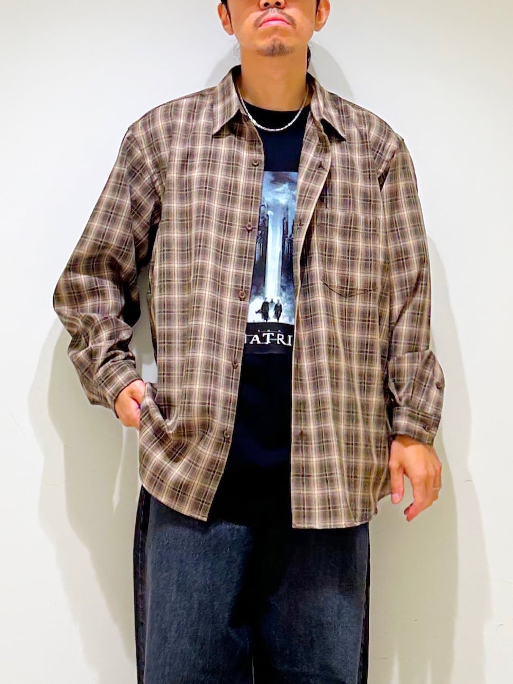 「チェック、秋服準備はじめました、ブラウン、シャツスタイル、お出かけコーデ、旬顔デニムコーデ、lee101、初秋のパンツスタイル、季節の変わり目羽織コーデ、秋服、お洒落さんとつながりたい、ブラック、doors、アーバンリサーチ、アーバンリサーチドアーズ」｜「URBAN RESEARCH DOORSのオンブレチェックレギュラーカラーシャツ（シャツ/ブラウス、その他）」を使った、DAIKI TAKEYAさん（メンズ・165cm）の秋コーディネートの7枚目の写真