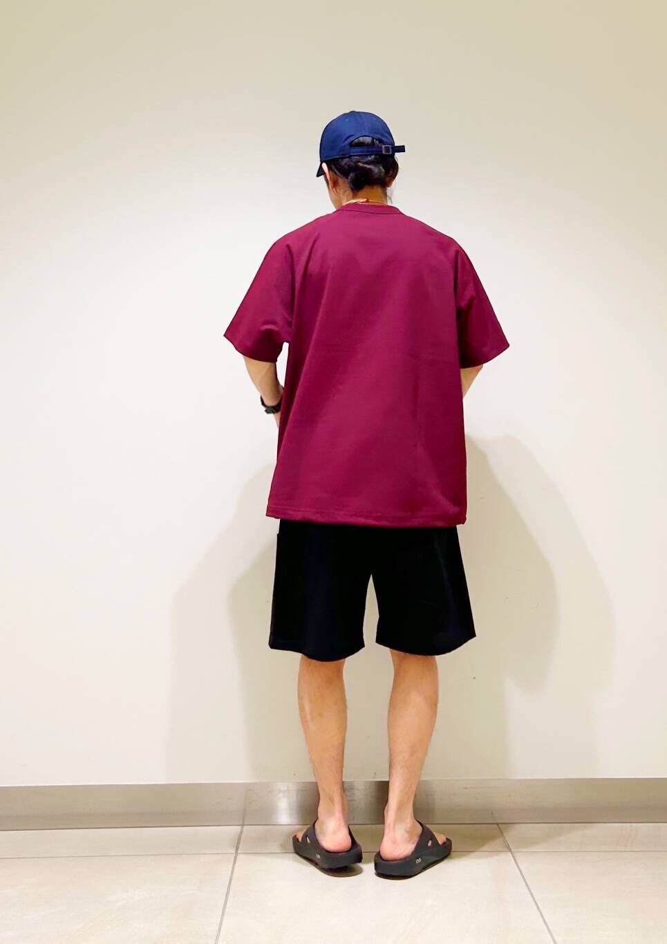 「カジュアル、Tシャツ、urbanresearchdoors、オーバーサイズ、オーバーシルエット、サンダル、キャップ、アウトドア、機能素材、低身長、アーバンリサーチドアーズ、OOFOS、doors、ルーズ、ゆったり」｜「OOFOSのOOFOS　Ooriginal（サンダル、ブラック系）」を使った、DAIKI TAKEYAさん（メンズ・165cm）の夏コーディネートの8枚目の写真