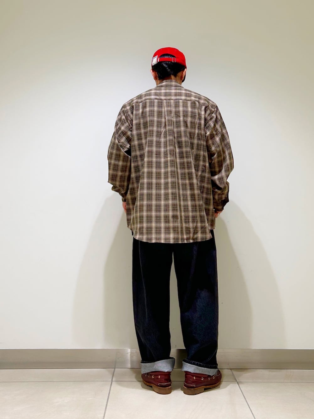 「チェック、秋服準備はじめました、ブラウン、シャツスタイル、お出かけコーデ、旬顔デニムコーデ、lee101、初秋のパンツスタイル、季節の変わり目羽織コーデ、秋服、お洒落さんとつながりたい、ブラック、doors、アーバンリサーチ、アーバンリサーチドアーズ」｜「URBAN RESEARCH DOORSのオンブレチェックレギュラーカラーシャツ（シャツ/ブラウス、その他）」を使った、DAIKI TAKEYAさん（メンズ・165cm）の秋コーディネートの6枚目の写真