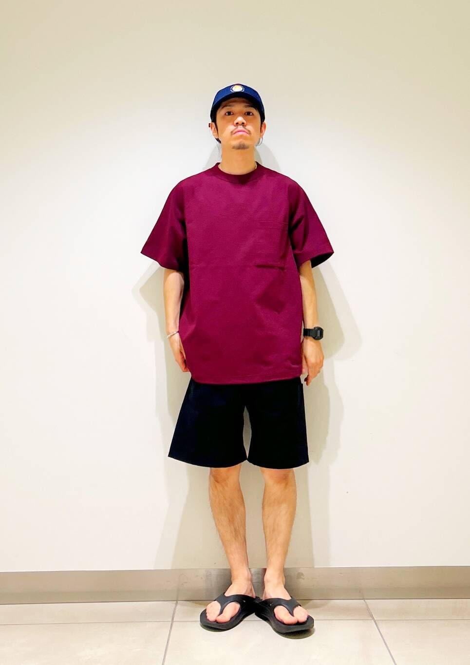 「カジュアル、Tシャツ、urbanresearchdoors、オーバーサイズ、オーバーシルエット、サンダル、キャップ、アウトドア、機能素材、低身長、アーバンリサーチドアーズ、OOFOS、doors、ルーズ、ゆったり」｜「OOFOSのOOFOS　Ooriginal（サンダル、ブラック系）」を使った、DAIKI TAKEYAさん（メンズ・165cm）の夏コーディネートの5枚目の写真