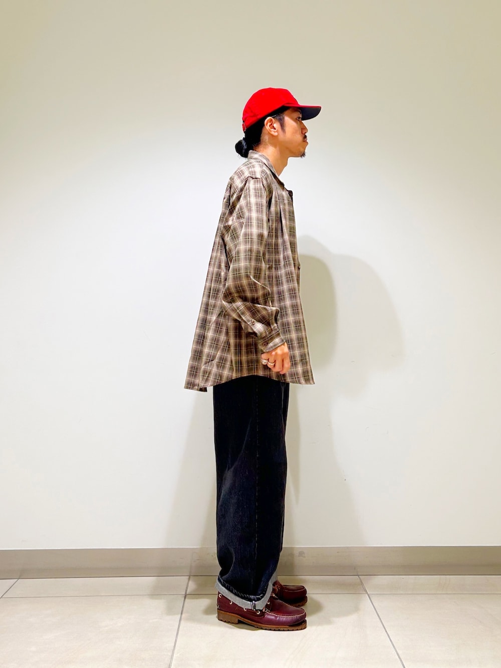 「チェック、秋服準備はじめました、ブラウン、シャツスタイル、お出かけコーデ、旬顔デニムコーデ、lee101、初秋のパンツスタイル、季節の変わり目羽織コーデ、秋服、お洒落さんとつながりたい、ブラック、doors、アーバンリサーチ、アーバンリサーチドアーズ」｜「URBAN RESEARCH DOORSのオンブレチェックレギュラーカラーシャツ（シャツ/ブラウス、その他）」を使った、DAIKI TAKEYAさん（メンズ・165cm）の秋コーディネートの5枚目の写真