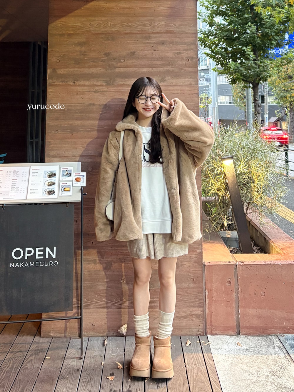 レースアップ ムートンブーツ アグ UGG 編み上げムートンブーツ UGG